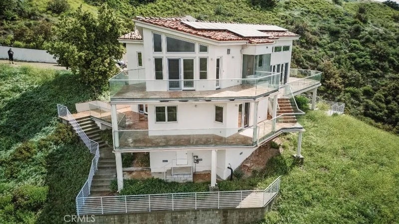 2501 Barrymore Drive