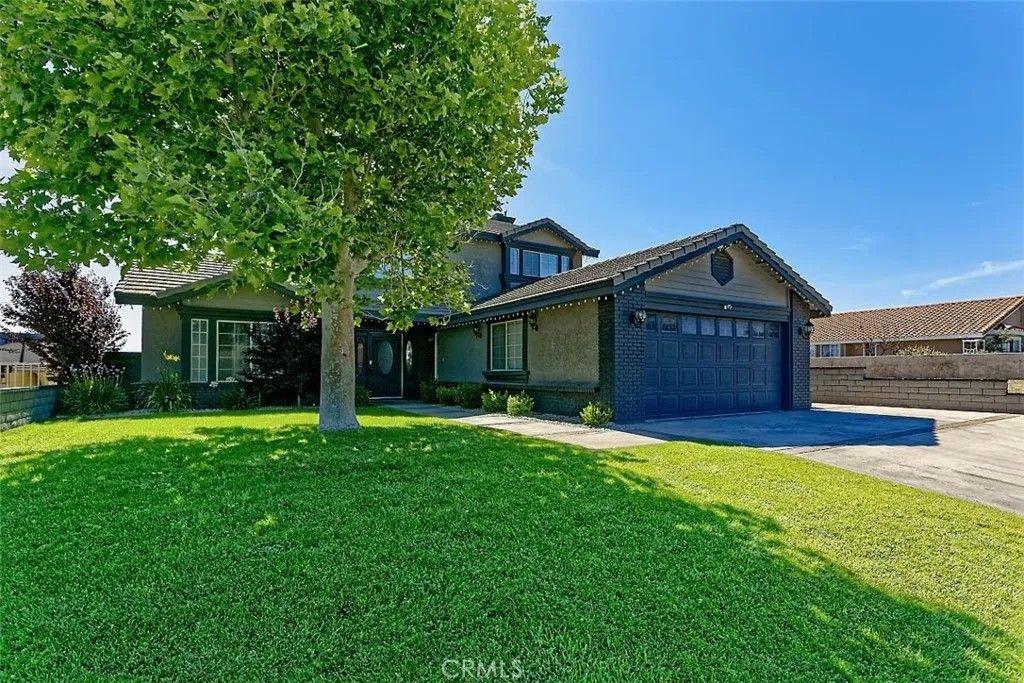 Photo of 13665 Hidden Valley Road, Victorville, CA 92395 (MLS # HD26028070)