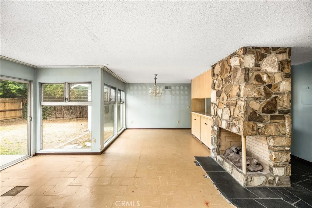 1710 Evergreen