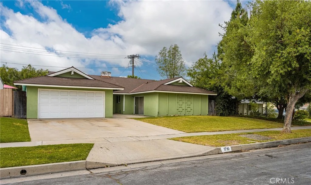 1710 Evergreen