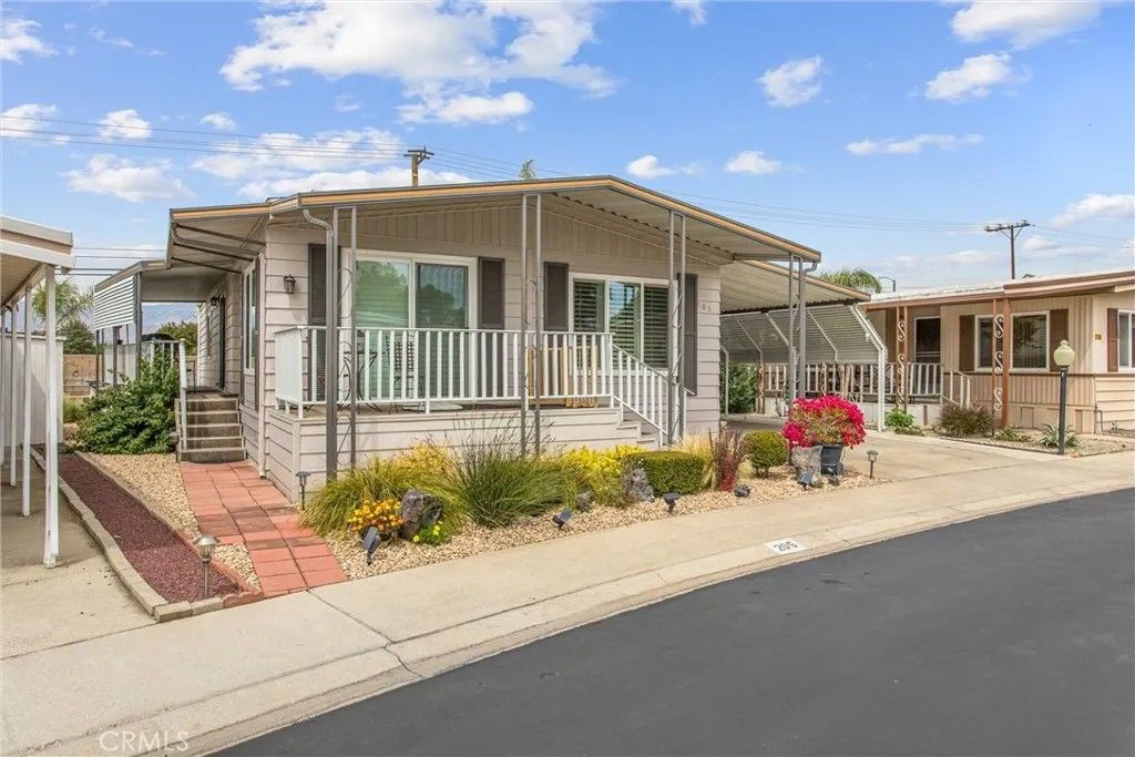 Photo of 626 N Dearborn St #205, Redlands, CA 92374 (MLS # IG26082339)