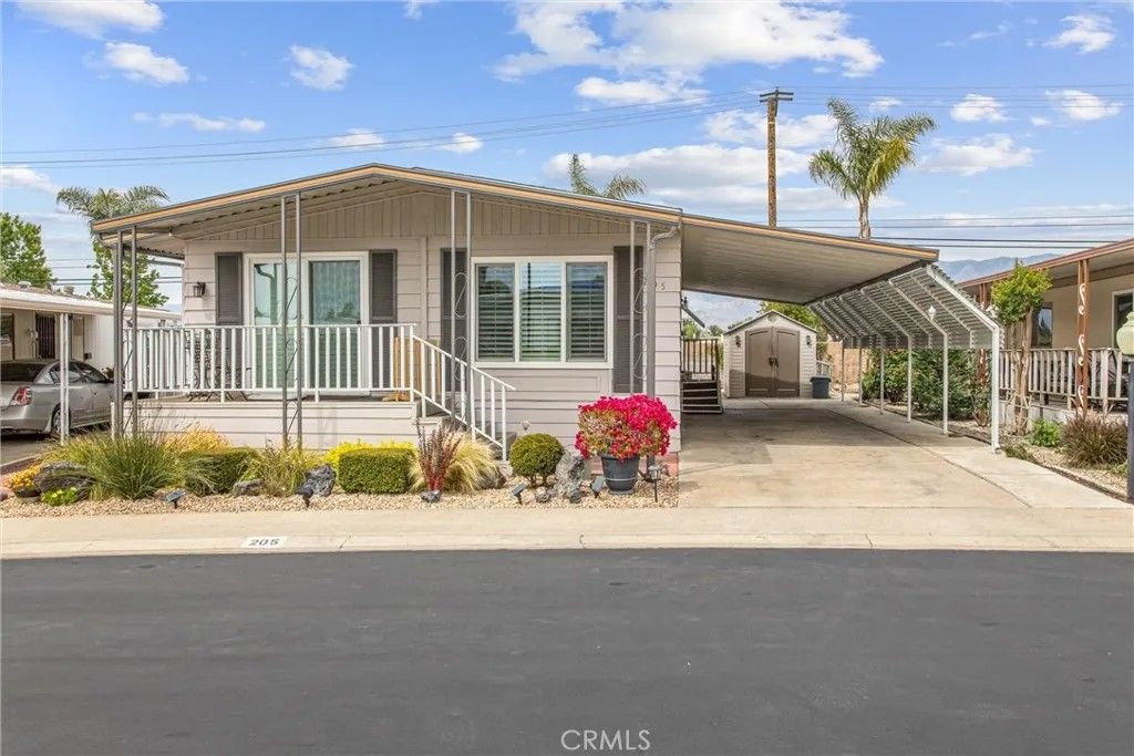 Photo of 626 N Dearborn St #205, Redlands, CA 92374 (MLS # IG26082339)