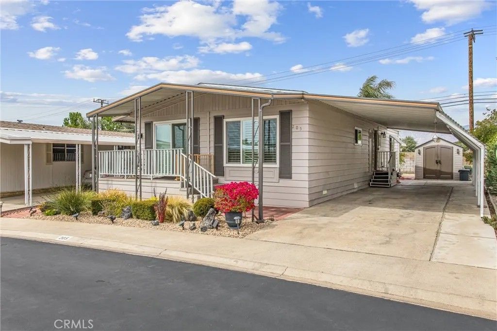 Photo of 626 N Dearborn St #205, Redlands, CA 92374 (MLS # IG26082339)