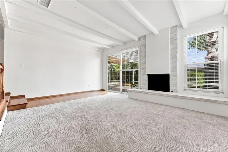 331 E Barkley