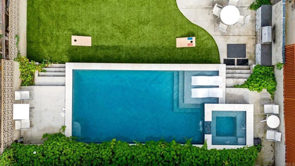 3749 Kingsley Street