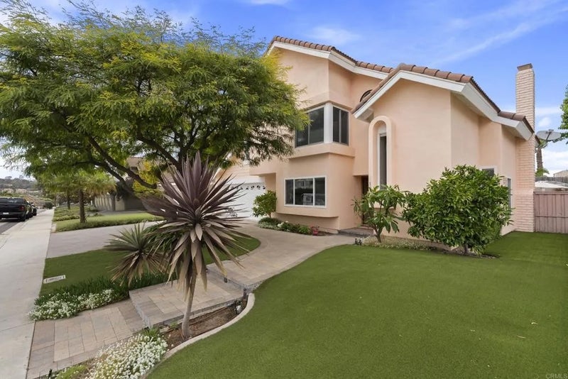 1504 Valleda Lane