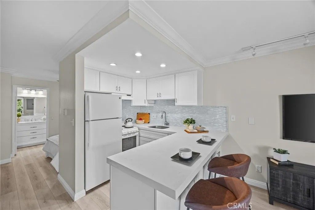 Photo of 101 Scholz Plaza #PH19, Newport Beach, CA 92663 (MLS # OC26002286)