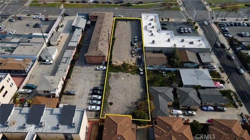 15329 Hawthorne