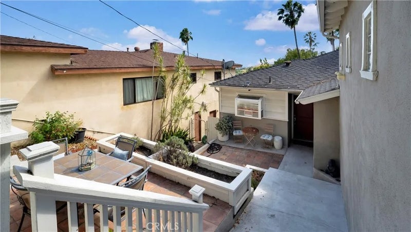 407 Alta Vista Avenue