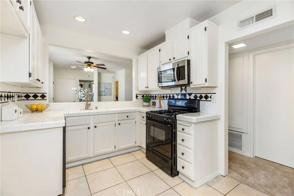 14315 Riverside Drive 209