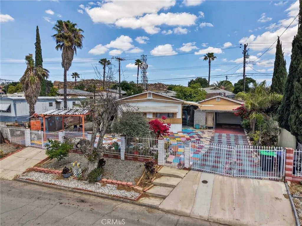 Photo of 339 Altura Dr, Perris, CA 92570 (MLS # PW26091263)