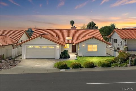 Photo of 903 Crescent Bend, Fallbrook, CA 92028 (MLS # SW26045693)