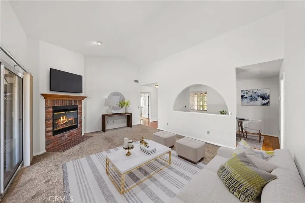 Photo of 903 Crescent Bend, Fallbrook, CA 92028 (MLS # SW26045693)