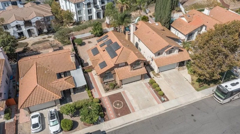 25077 Via Las Lomas
