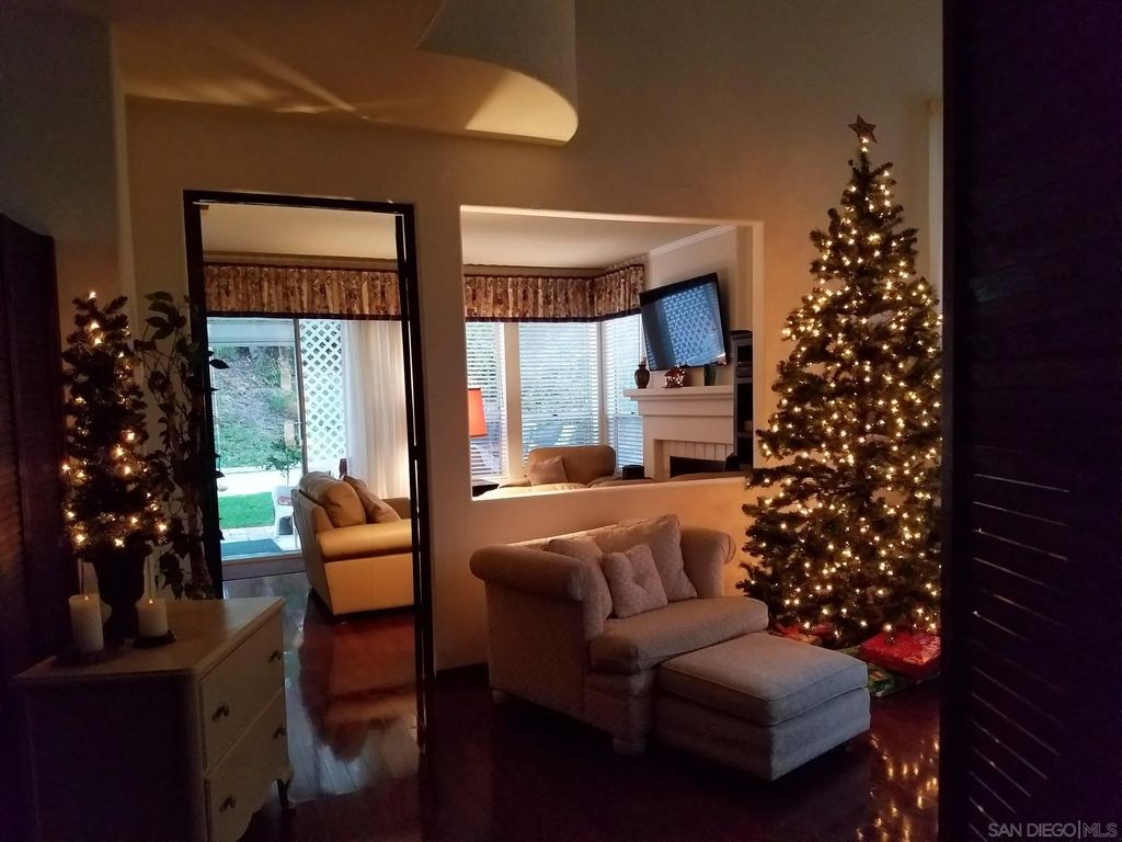 Photo of 4740 Via Escala, Oceanside, CA 92056 (MLS # 250043604)