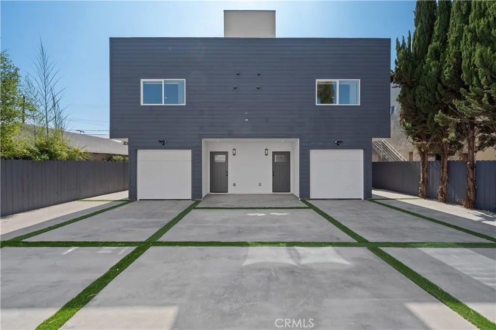 Photo of 2935 West Boulevard, Los Angeles, CA 90016 (MLS # MB26006184)