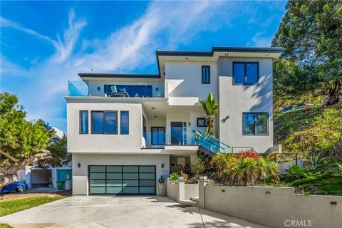 3350 Oliphant Street San Diego CA 92106