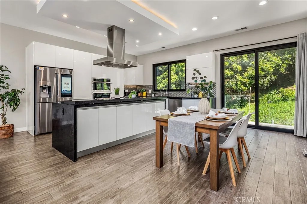 3350 Oliphant Street