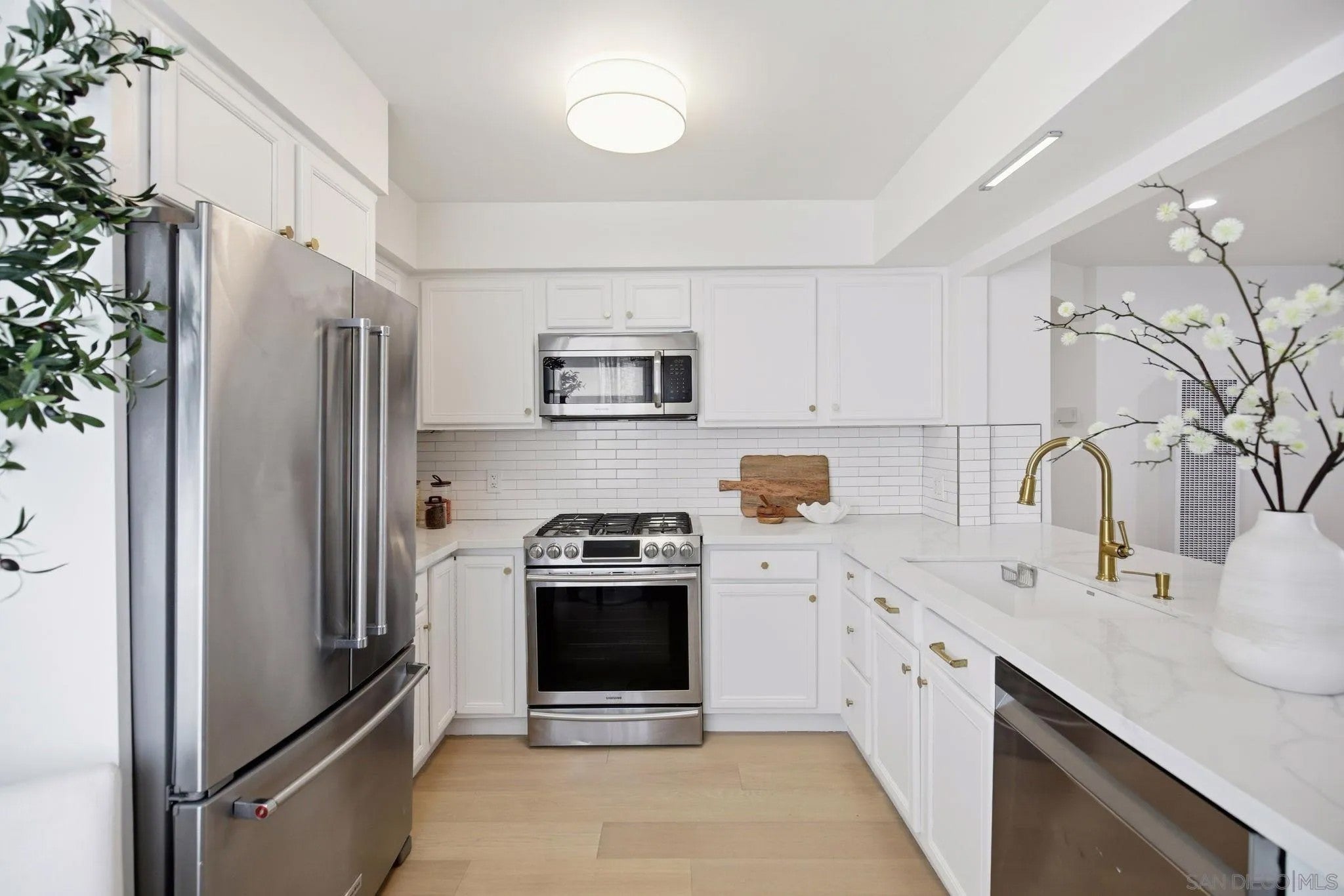 3932 9th Ave 5