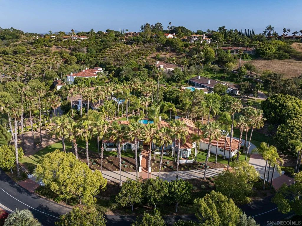 Photo of 18221 Via Ascenso, Rancho Santa Fe, CA 92067 (MLS # 260011995)