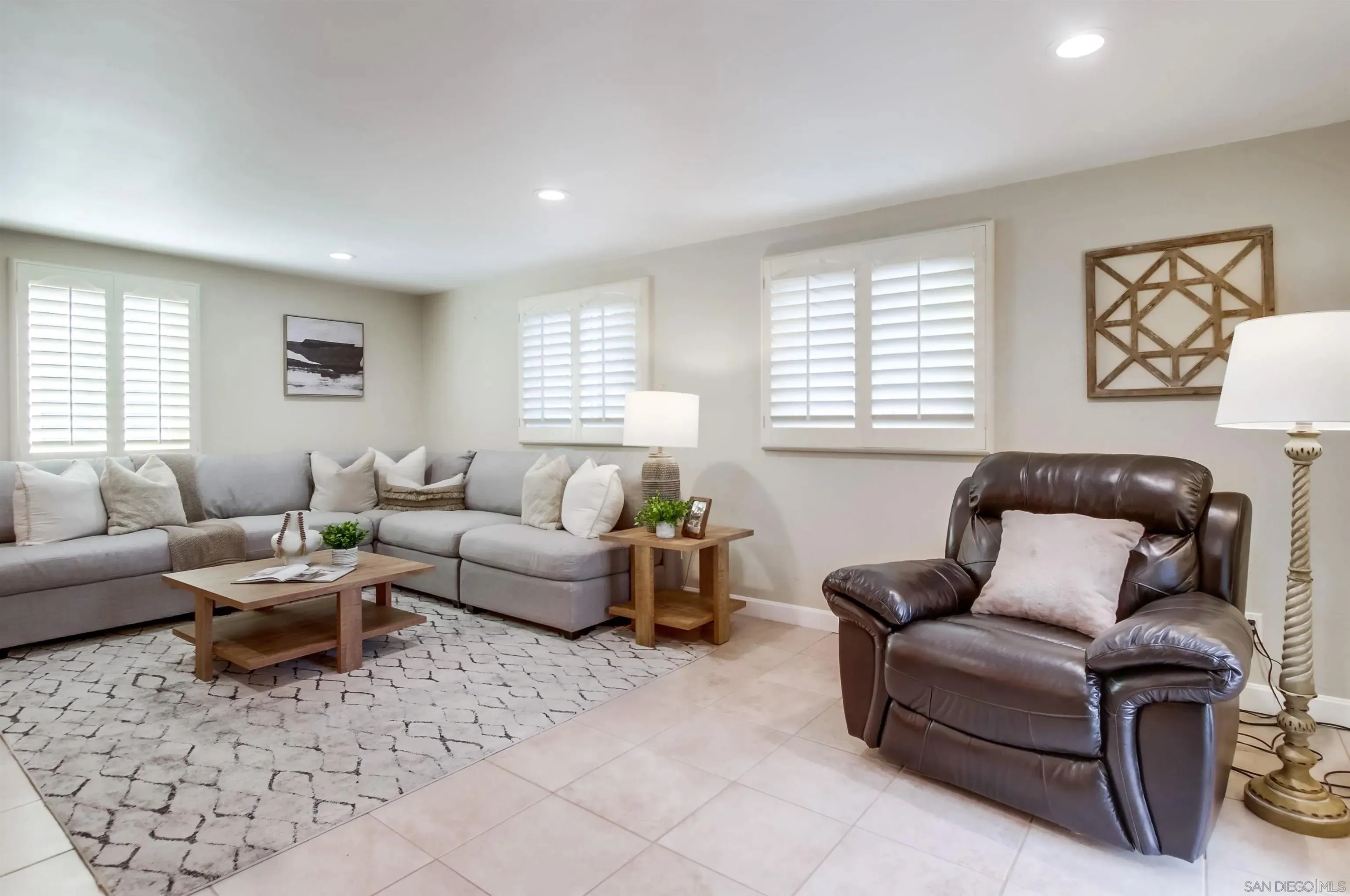 San Diego, California 92129, United States, 5 Bedrooms Bedrooms, ,2 BathroomsBathrooms,Residential,Active,219017