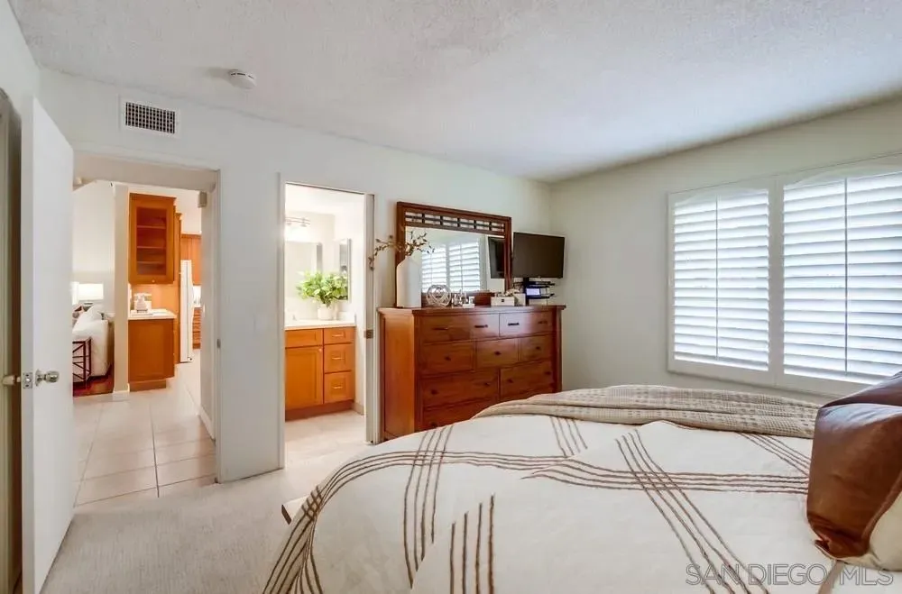 San Diego, California 92129, United States, 5 Bedrooms Bedrooms, ,2 BathroomsBathrooms,Residential,Active,219017