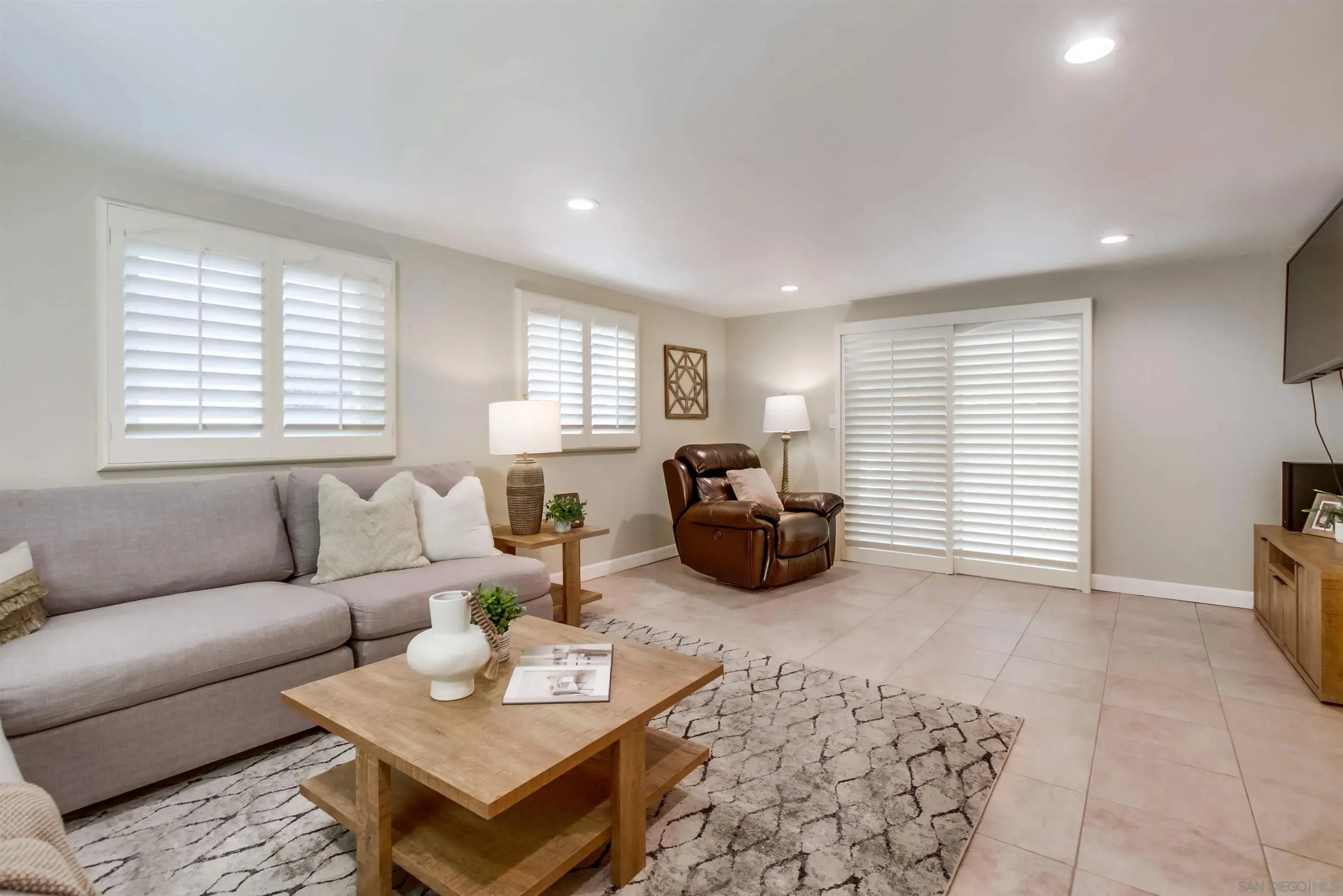 San Diego, California 92129, United States, 5 Bedrooms Bedrooms, ,2 BathroomsBathrooms,Residential,Active,219017