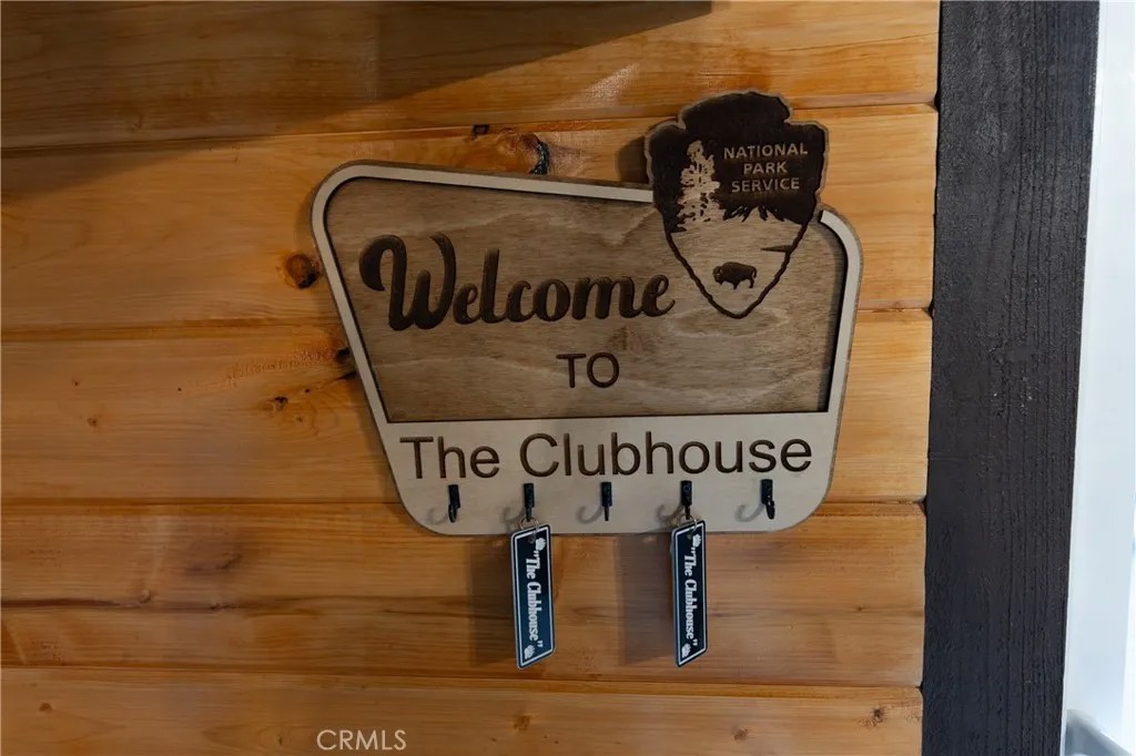 326 E Country Club