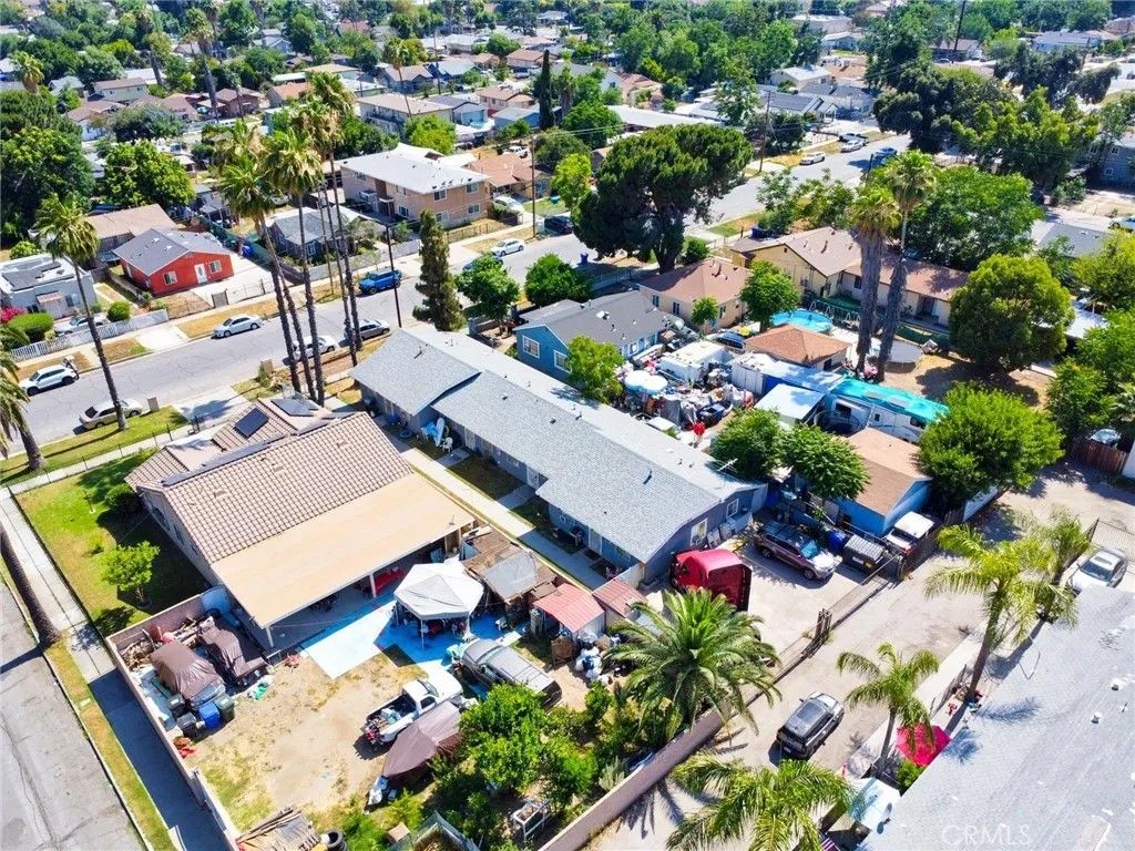 Photo of 188 E 11th Street, San Bernardino, CA 92410 (MLS # TR26029996)