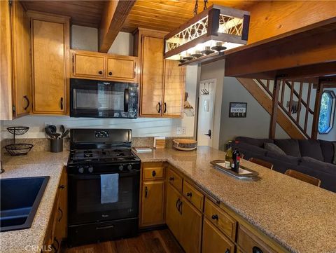 Tiny photo for 637 Sugarloaf Boulevard, Big Bear, CA 92314 (MLS # BB25274136)