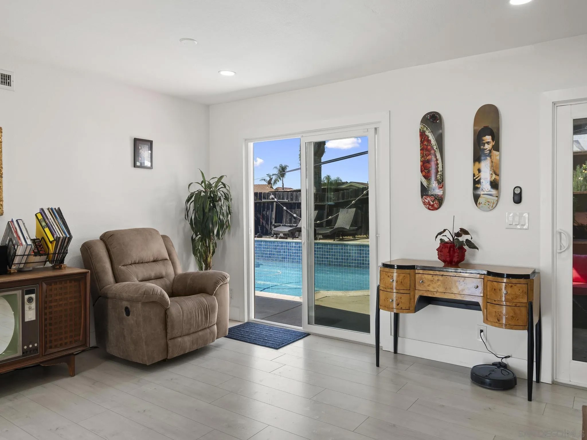 10252 Santana Street