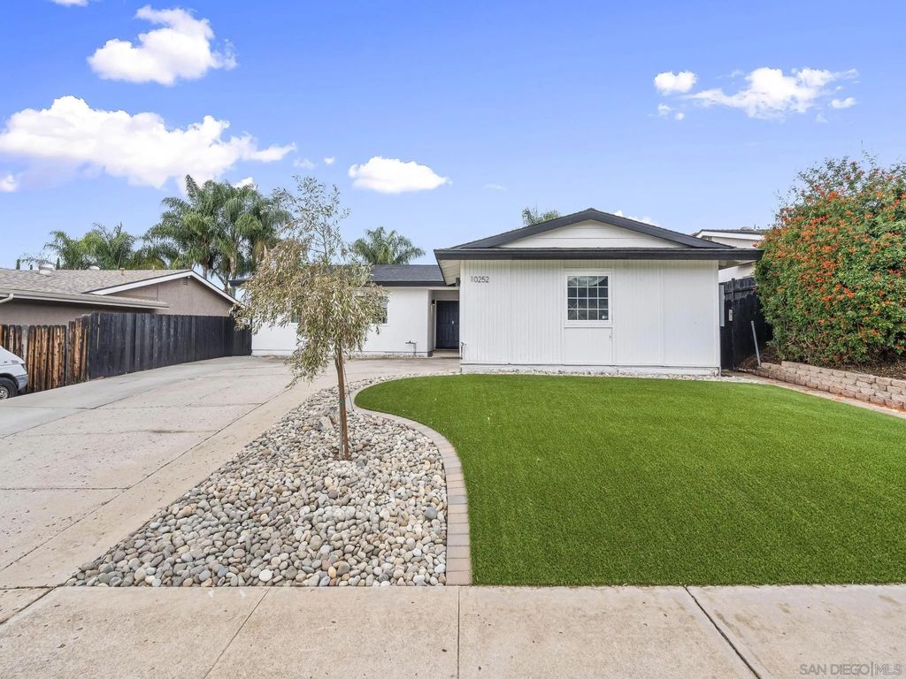 Photo of 10252 Santana Street, Santee, CA 92071 (MLS # 260003213)