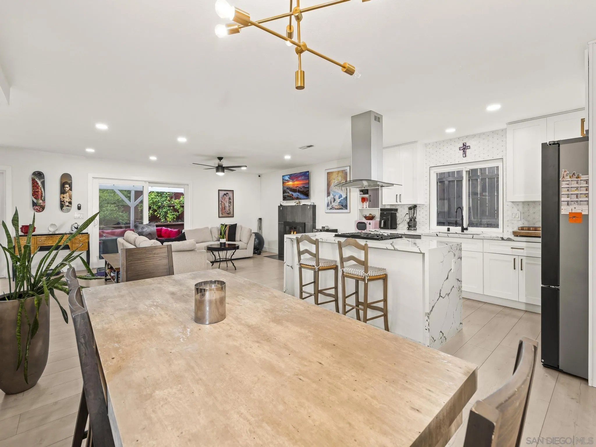 10252 Santana Street