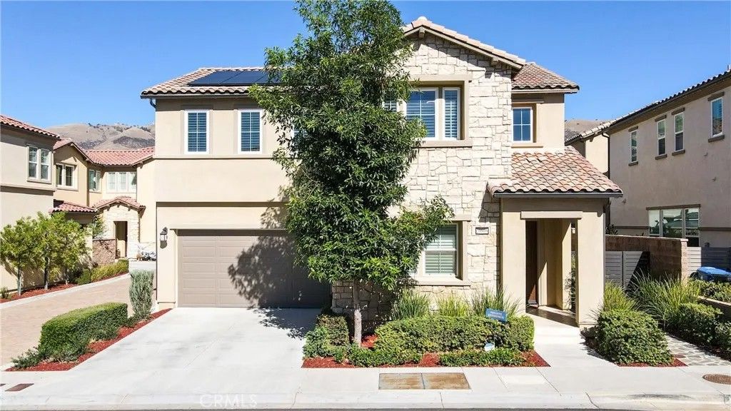 Photo of 20809 W Acorn Cir, Porter Ranch, CA 91326 (MLS # SR25250631)