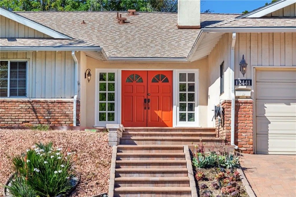 Photo of 12441 Daryl Avenue, Granada Hills, CA 91344 (MLS # SR26047066)