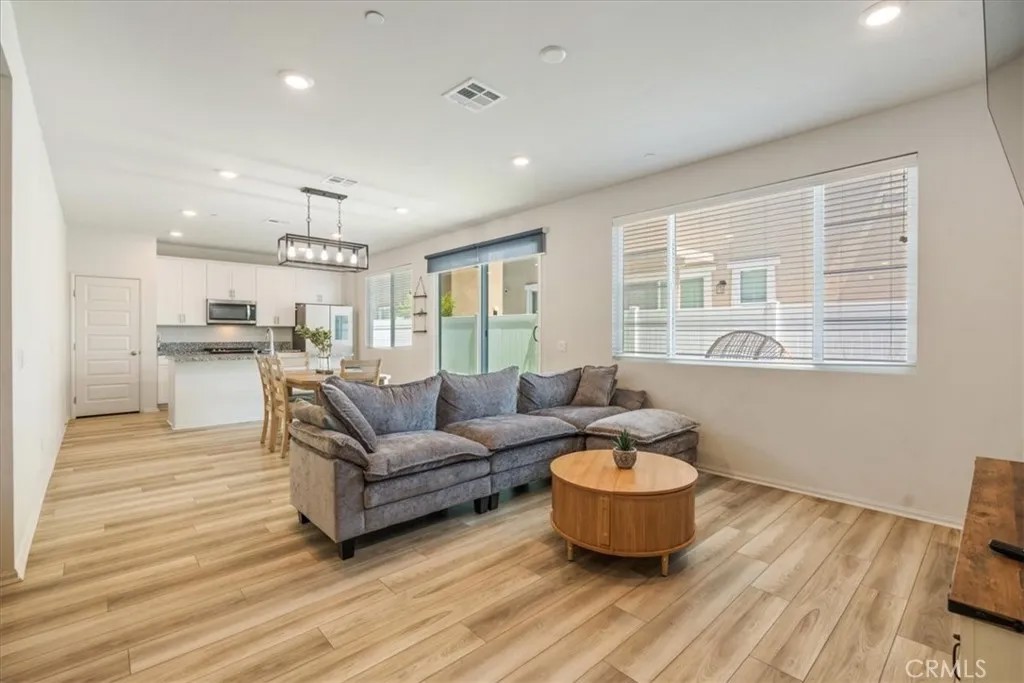 28175 Ashtree