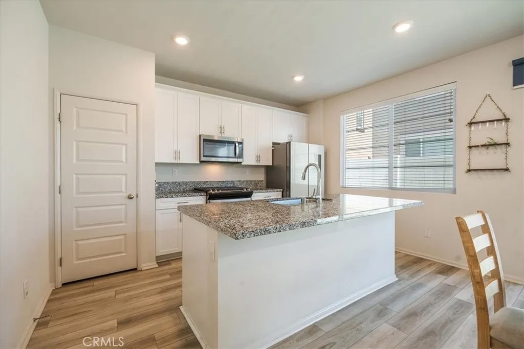 28175 Ashtree