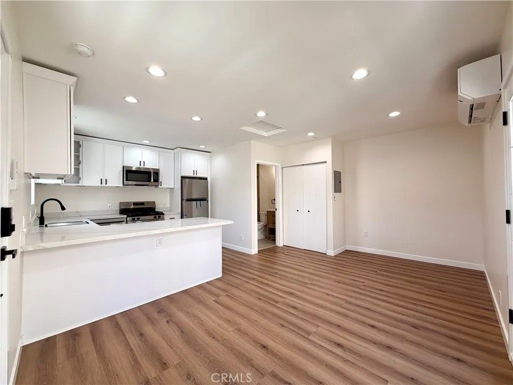 Photo of 3546 Corinth Avenue, Los Angeles, CA 90066 (MLS # OC26058616)