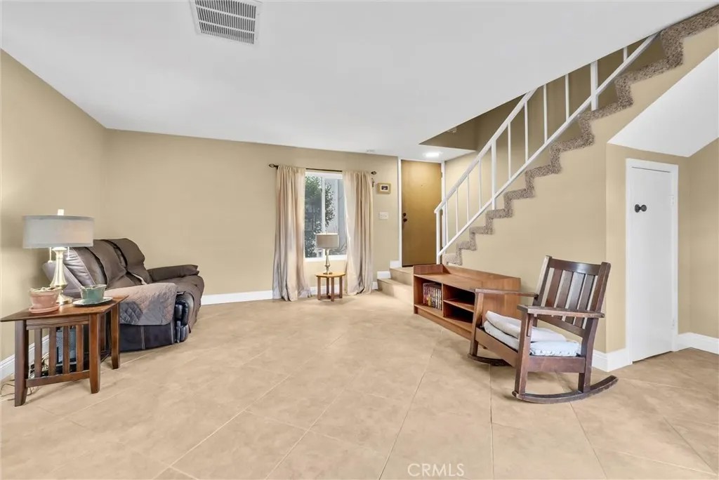 855 N Lemon Street 6