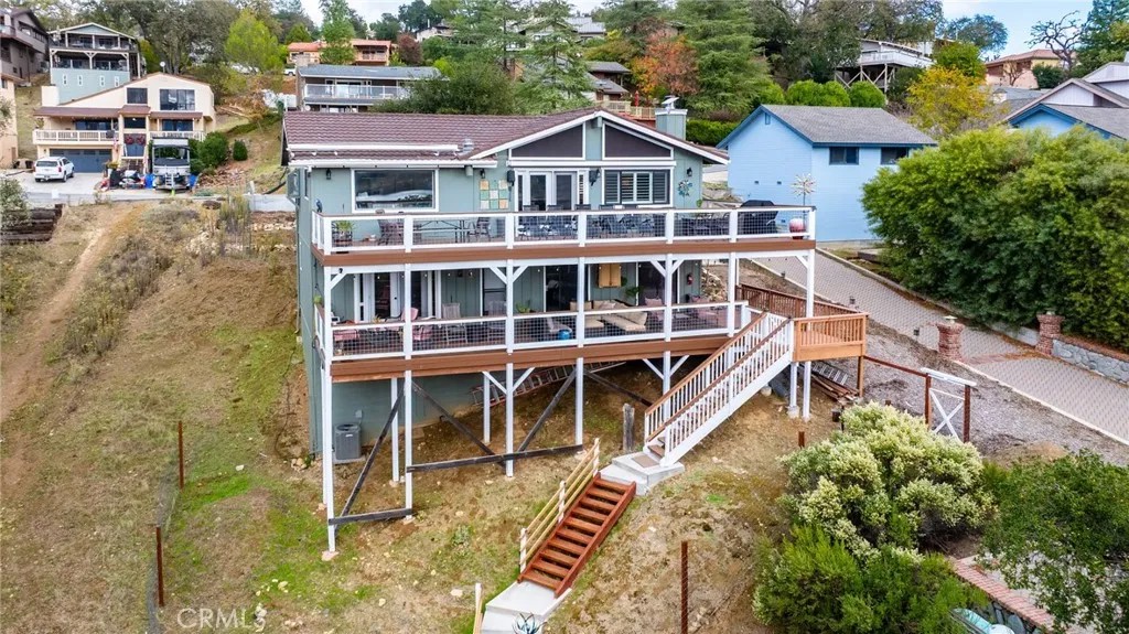 8744 Bluff Court