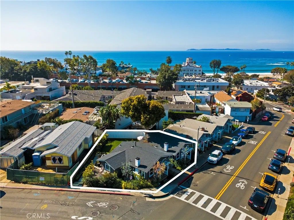 Photo of 389 Park, Laguna Beach, CA 92651 (MLS # LG26046547)