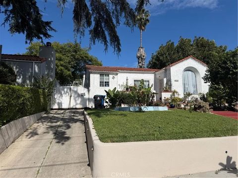 Photo of 4957 W 21st St, Los Angeles, CA 90016 (MLS # DW26057489)