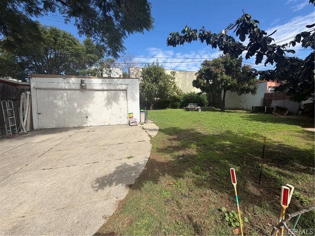 Photo of 4957 W 21st St, Los Angeles, CA 90016 (MLS # DW26057489)
