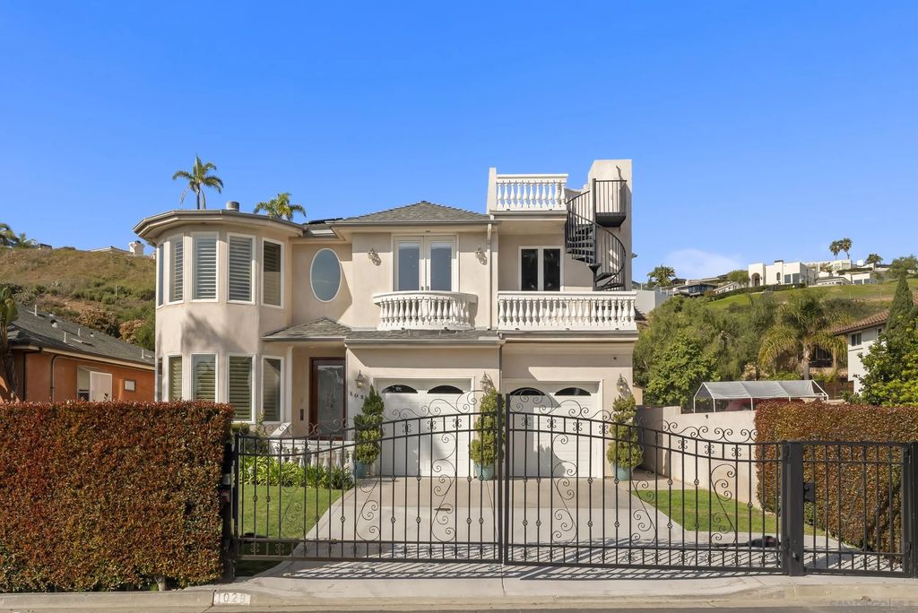 Photo of 1028 Van Nuys St, San Diego, CA 92109 (MLS # 260003349)