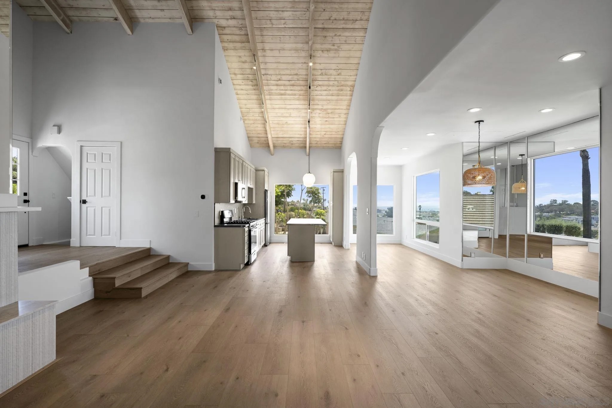683 Marine View Ave