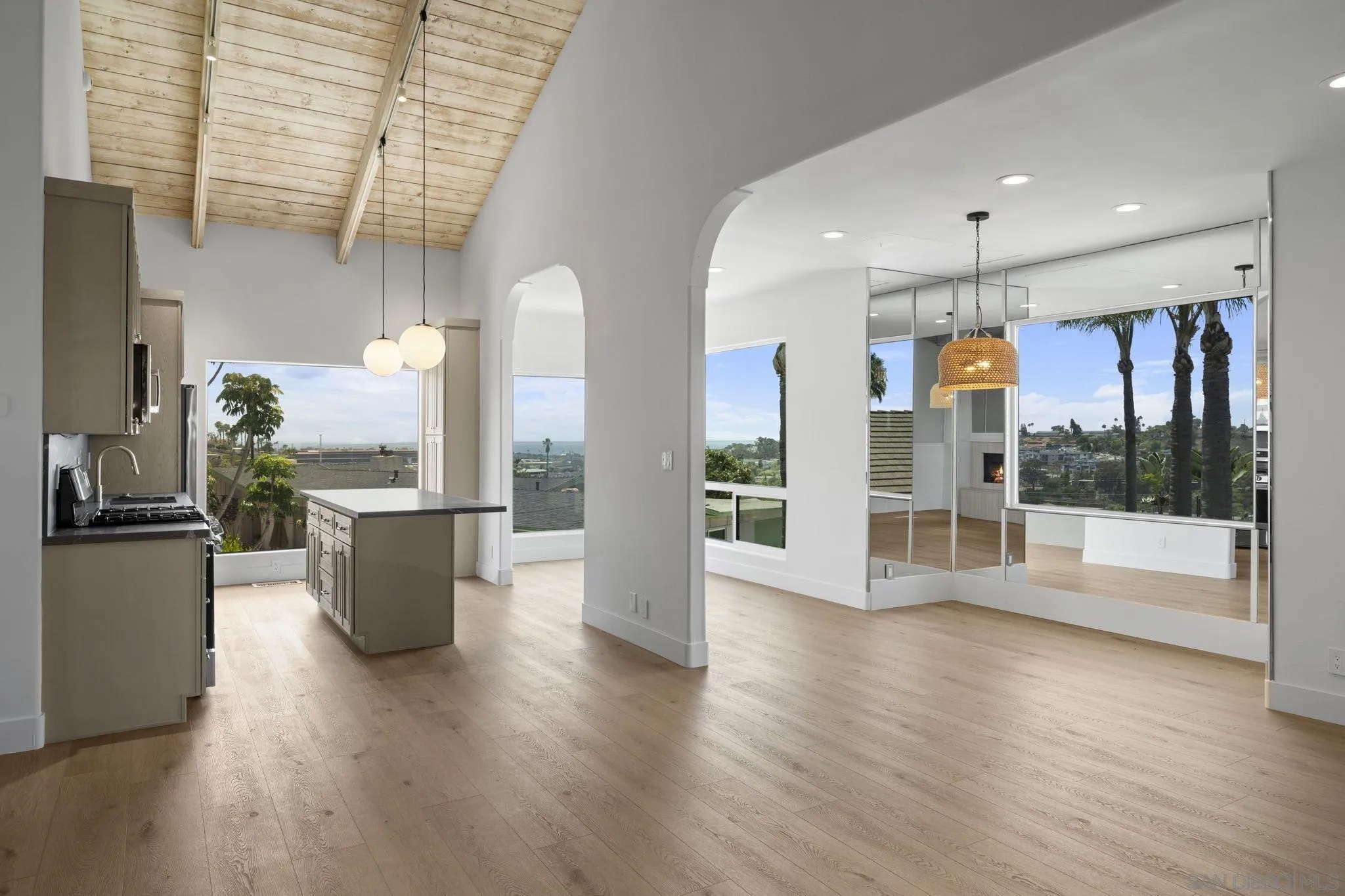 683 Marine View Ave