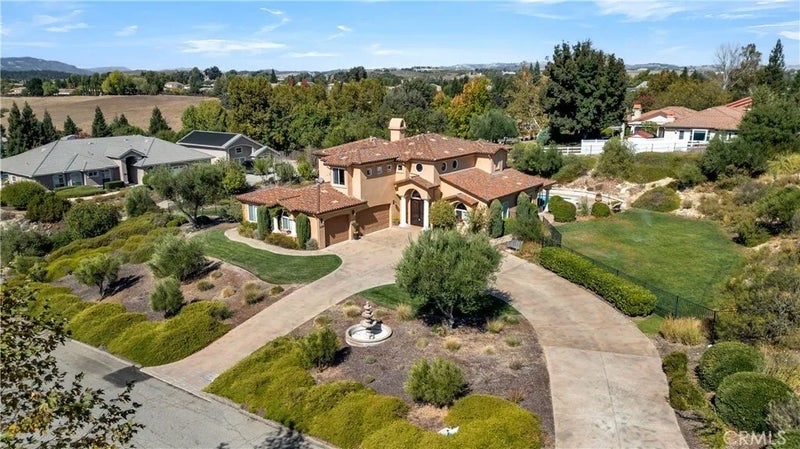 1450 Meadow View Lane