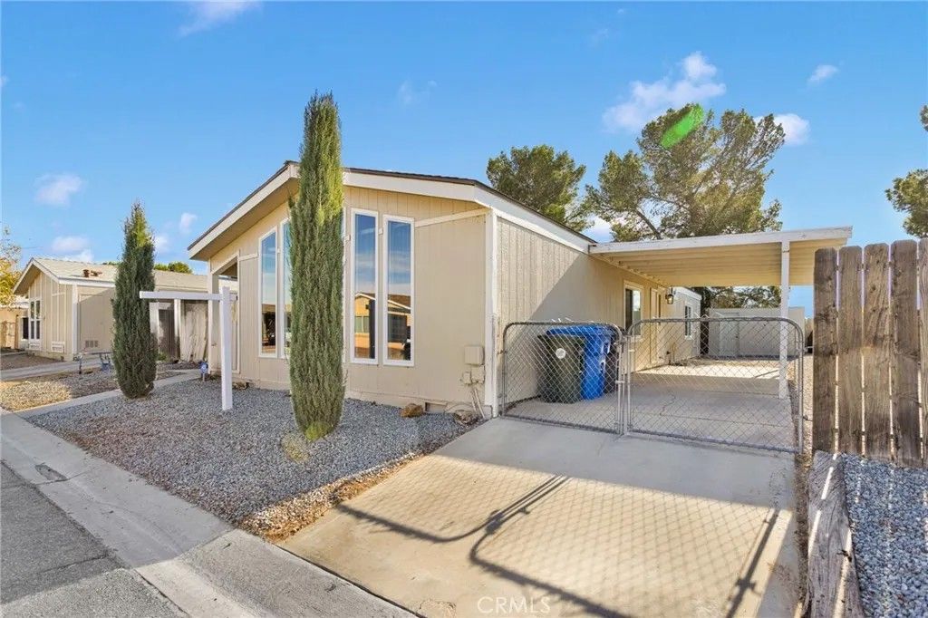 Photo of 24939 Camino Del Norte, Barstow, CA 92311 (MLS # HD25277273)