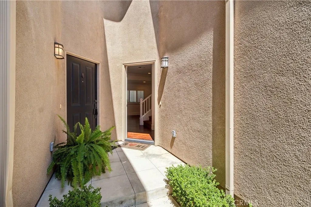 20402 Santa Ana 13