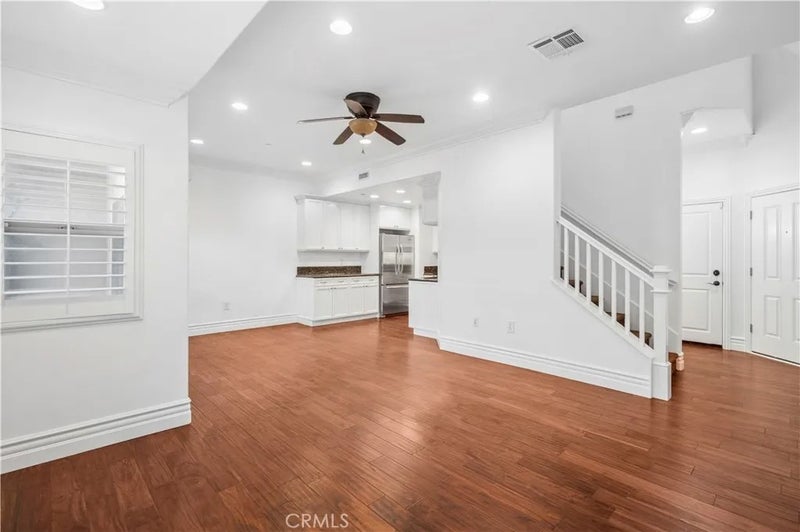 20402 Santa Ana 13